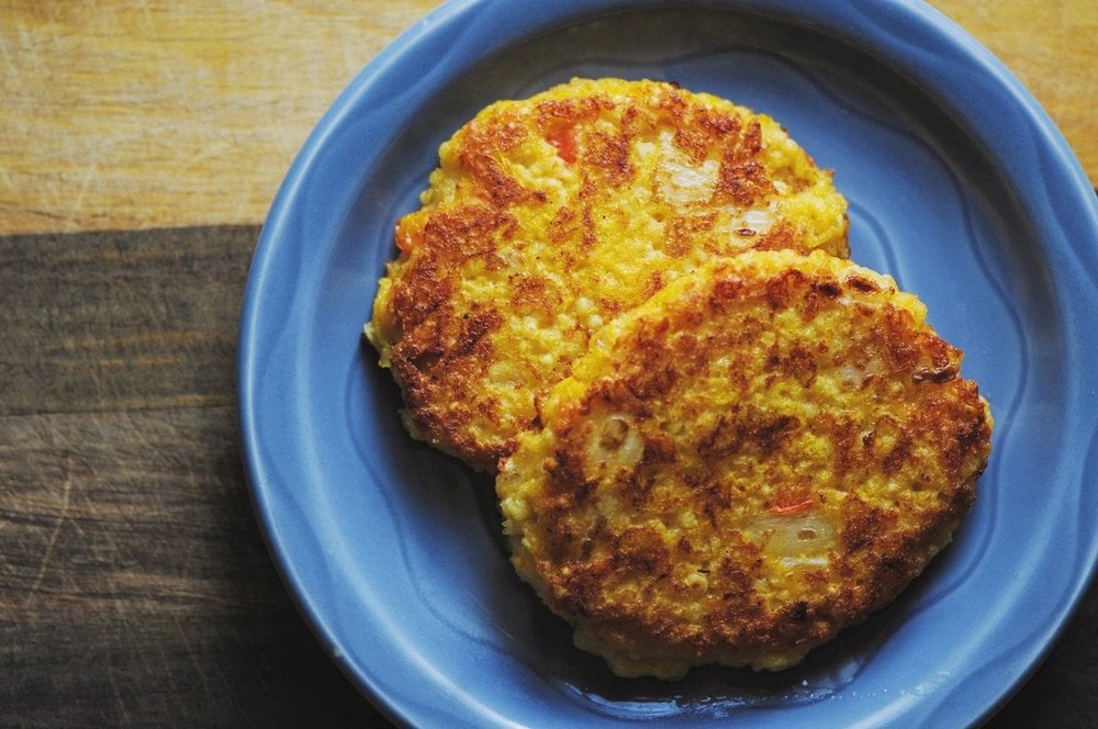  Delicious, healthy, and filling Butternut Squash and Millet Gluten-Free Fritters! #fritters #cakes #vegetarian #glutenfree #butternutsquash #fall #autumn #millet #healthy #easy #meal #lunch #dinner #snack 