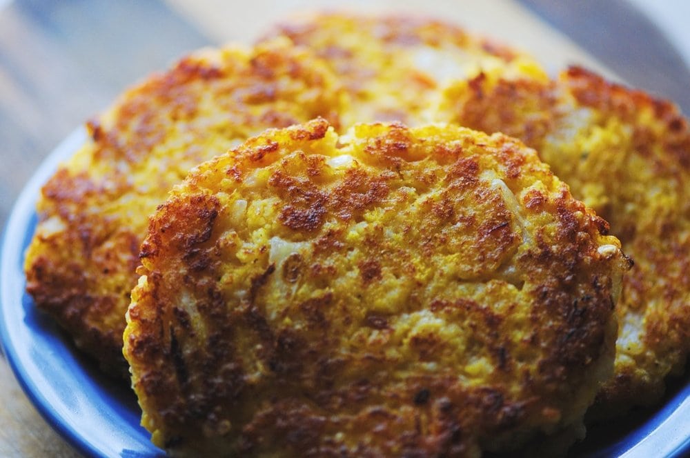  Delicious, healthy, and filling Butternut Squash and Millet Gluten-Free Fritters! #fritters #cakes #vegetarian #glutenfree #butternutsquash #fall #autumn #millet #healthy #easy #meal #lunch #dinner #snack 