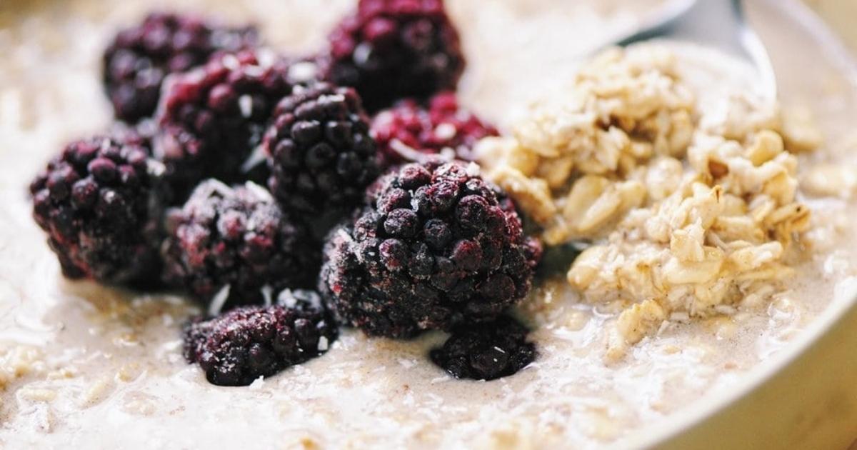 Easy Blackberry Overnight Oats MOON and spoon and yum