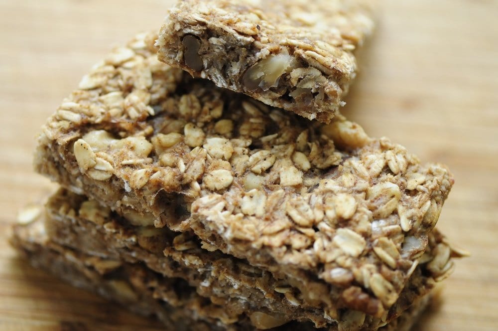  Super easy, healthy and delicious Banana Chai Walnut Chewy Oatmeal Bars that are gluten-free, vegan and sweetened by bananas alone! #sugarfreegranolabars #bananachai #walnutbars #chewybars #oatmealbars #glutenfreebars #veganbars #chaibars 