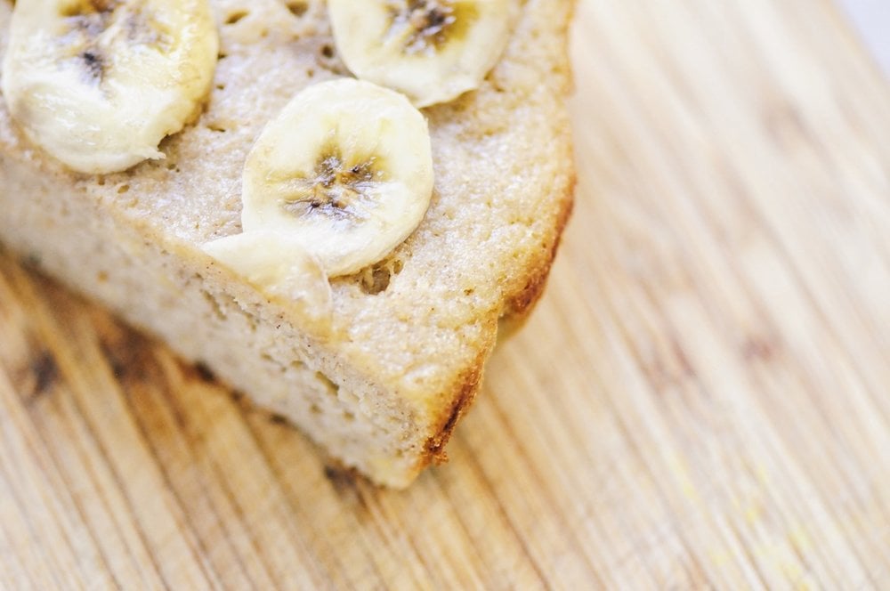  This Gluten-Free Banana Cake is super healthy, simple, delicious and free of refined sugar! #glutenfreebananacake #healthycake #glutenfreebaking #refinedsugarfree #cake #glutenfree 