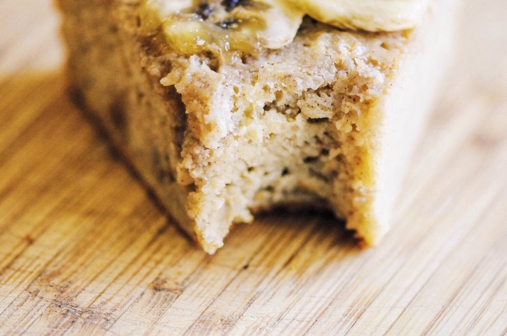  This Gluten-Free Banana Cake is super healthy, simple, delicious and free of refined sugar! #glutenfreebananacake #healthycake #glutenfreebaking #refinedsugarfree #cake #glutenfree 