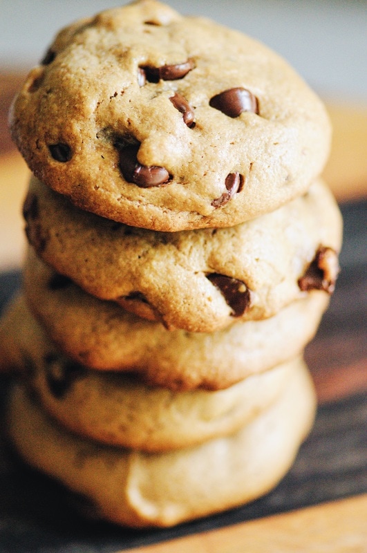  Thick, chewy, easy and delicious 5 ingredient gluten-free, dairy-free, flourless, refined sugar-free Chocolate Chip Tahini Cookies! #cookies #glutenfreecookies #flourless #flourfree #dairyfree #refinedsugarfree #tahini #chocolatechip #thick #chewy #easy #chocolatechiptahinicookies 