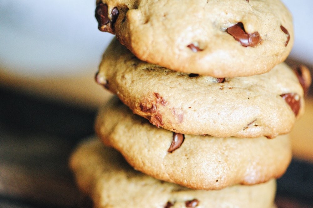  Thick, chewy, easy and delicious 5 ingredient gluten-free, dairy-free, flourless, refined sugar-free Chocolate Chip Tahini Cookies! #cookies #glutenfreecookies #flourless #flourfree #dairyfree #refinedsugarfree #tahini #chocolatechip #thick #chewy #easy #chocolatechiptahinicookies 