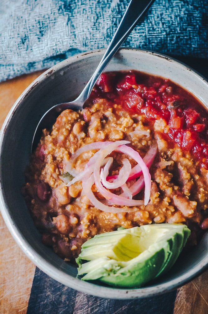  This Instant Pot Millet and Pinto Bean Chili makes for one super flavorful, healthy, protein-packed and easy to make gluten-free vegan meal! #instantpotchili #milletchili #pintobeanchili #veganchili #pressurecookerchili #vegetarianchili 