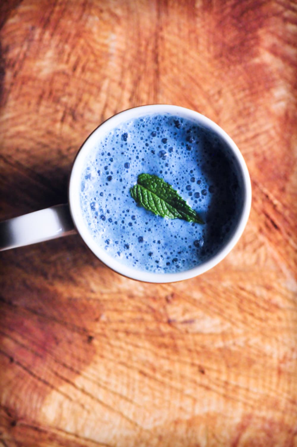  This gluten-free & vegan Double Blue Peppermint Moon Milk makes for one soothing & delicious antioxidant-rich brew perfect for those stressful days and sleepless nights . #moonmilk #bluemoonmilk #blueberrymoonmilk #peppermintmoonmilk #sleepelixir #ayurveda #lechedeluna #bluebutterflypeapowder 