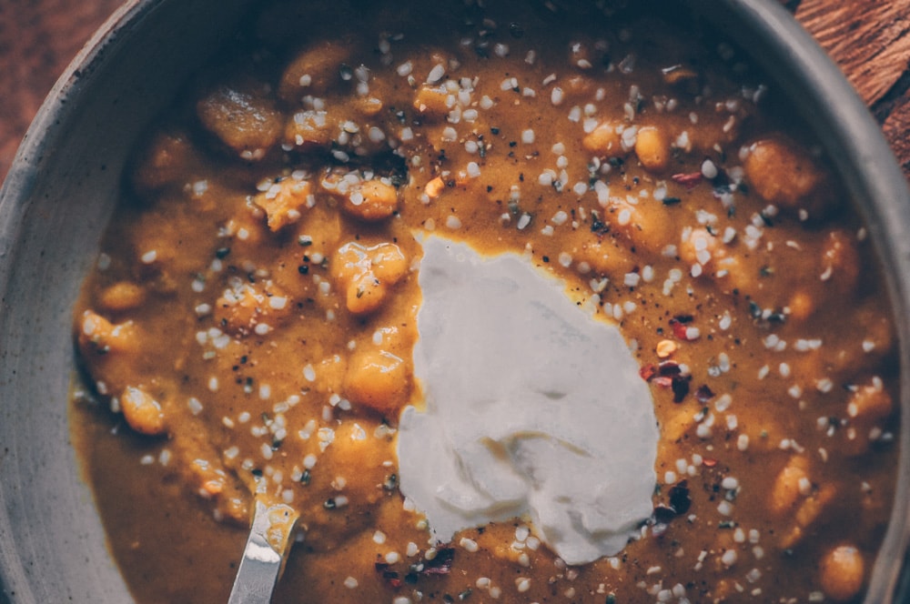  This Instant Pot Golden Milk White Bean Soup makes for one healthy, hearty, comforting and delicious pressure-cooker meal! #instantpotsoup #instantpotwhitebeans #instantpotwhitebeansoup #goldenmilksoup #instantpotgoldenmilk #veganinstantpotrecipes 