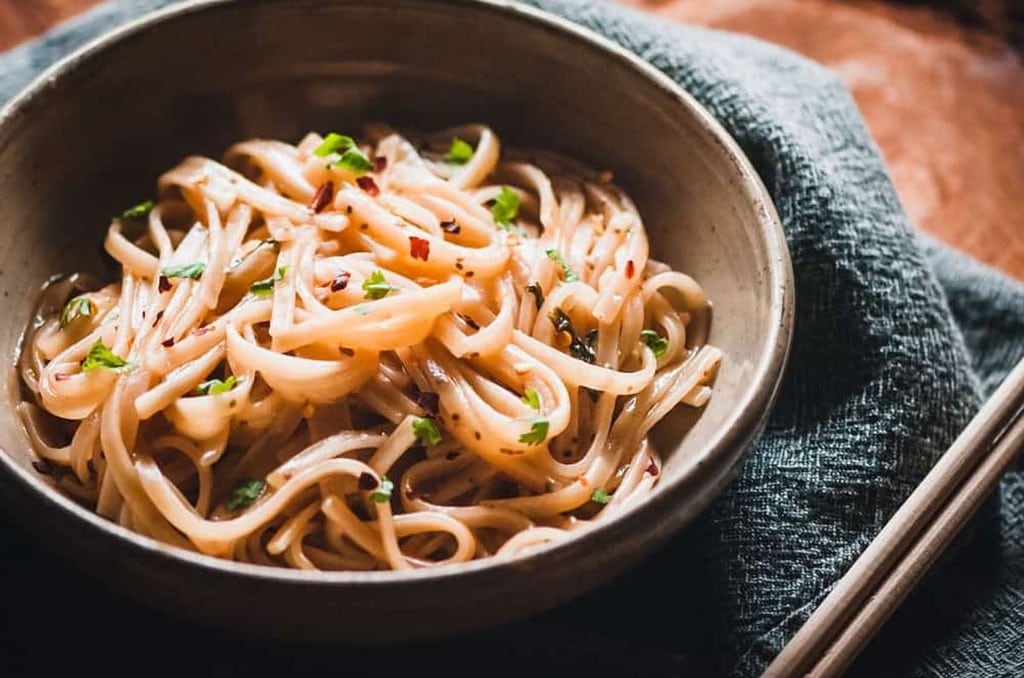 22 Amazing Rice Noodle Recipes - MOON and spoon and yum