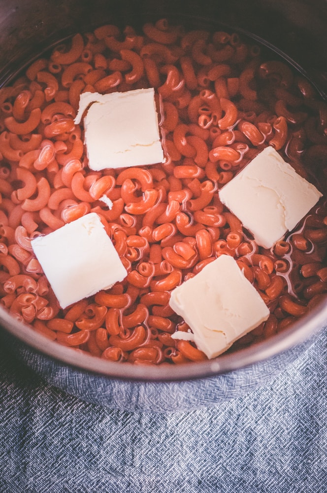  This Gluten-Free Instant Pot Cheesy Chipotle Pasta makes for one super easy, healthy, and delicious dish that can be made in just about 10 minutes! #instantpot #instantpotmacncheese #chipotlepasta #cheesy #glutenfreepasta #instantpotnoodles 