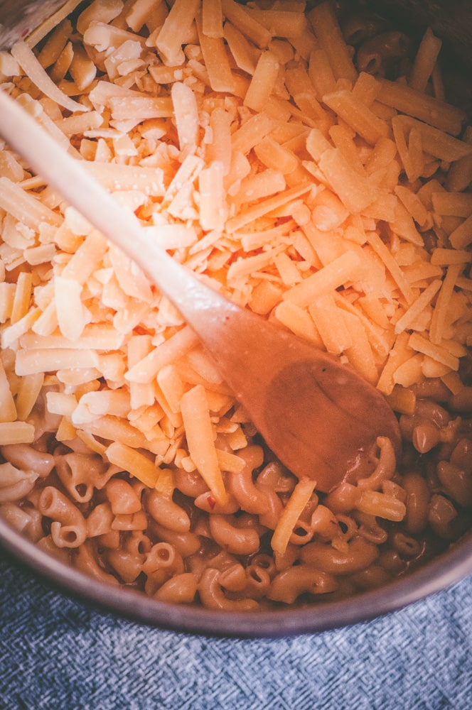  This Gluten-Free Instant Pot Cheesy Chipotle Pasta makes for one super easy, healthy, and delicious dish that can be made in just about 10 minutes! #instantpot #instantpotmacncheese #chipotlepasta #cheesy #glutenfreepasta #instantpotnoodles 