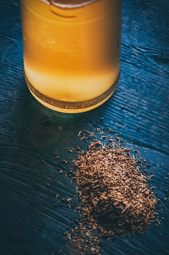  Easy + Healthy Adaptogenic Water Kefir made with Rasa Koffee! This earthy water kefir is filled with the mood, immunity and energy boosting health benefits of adaptogens paired with the gut healing probiotics power of kefir! #waterkefir #adaptogens #adaptogenic #rasakoffee 