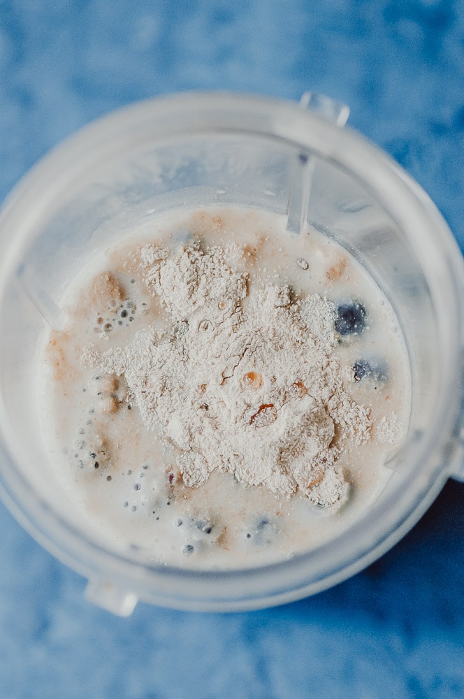  This Iced Moon Milk recipe with blueberry and cardamom is truly REFRESHING, creamy, delicious and packed with healthy ingredients and wonderful calming and relaxing properties thanks to the adaptogen ashwagandha. Vegan, dairy-free, soy-free, nut-free, refined sugar-free. #moonmilk #blueberrymoonmilk #bluemoonmilk #cardamommoonmilk #icedmoonmilk #ashwagandha #moonmilkrecipes 