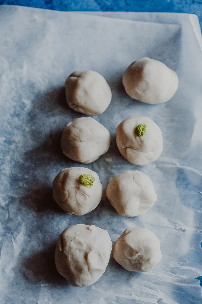  This natural homemade gluten-free playdough recipe is made with edible, non-toxic ingredients, including freshly harvested peppermint leaves for a fun sensory-rich play dough experience! Learn how to make this easy gluten-free play dough + learn all about the benefits of this healthy and beneficial indoor activity! This nature inspired crafts activity will please the pickiest of kids, + ease your worries with its safe and wholesome ingredients! #glutenfreeplaydough #edibleplaydough 