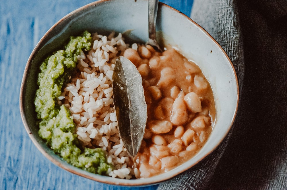  This EASY dump and start Instant Pot recipe makes for some creamy, healthy and flavorful Mayocoba beans (also known as Peruano, Canary or Peruvian Beans), with a tender texture delightful chipotle flavor, these pressure cooker beans are super versatile and can accompany a variety of dishes! Gluten-free, vegan, OIL-FREE. #instantpotcanarybeans #instantpotmayocobabeans #instantpotfrijolescanarios #instantpotperuanobeans #instantpotperuvianbeans #instantpotchipotlebeans 