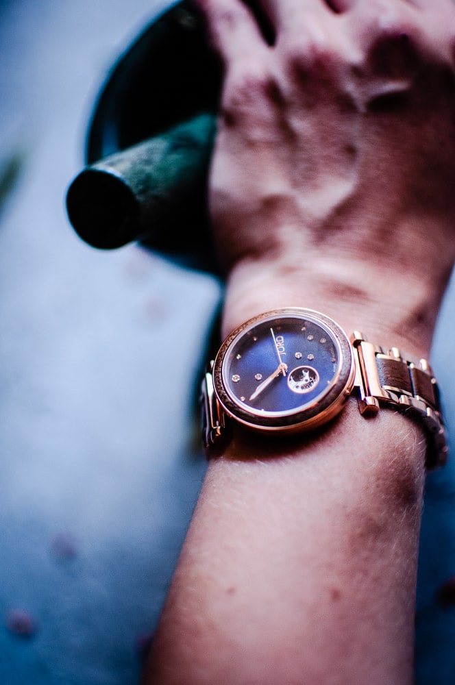   My review of Jord Watches’ nature-inspired Cora Polaris self-winding automatic modern watch with a wood & metal constellation design in Walnut & Midnight Blue. #JORD #JORDwatches #watch #watches #walnutwood #celestial #jewelry #JORDwatch #corapolaris #walnutandmidnightblue  