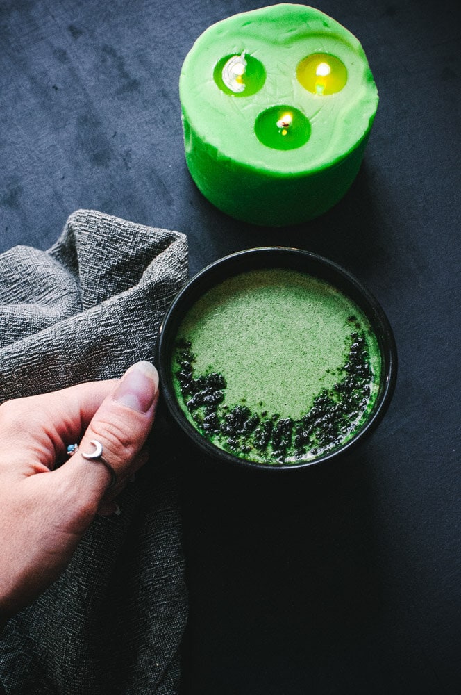  Green Vegan Moringa Moon Milk Latte Recipe — This creamy and comforting brew is chock-full of nutrient dense ingredients and soothing properties for a healthy, magical beverage perfect any time of day! #moonmilk #moringapowder #greenmoonmilk #moringamoonmilk #moringalatte 