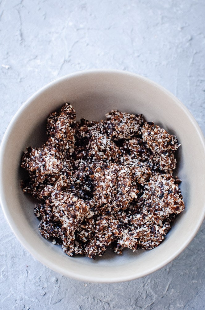  Plum CBD Rawnola (Vegan, Gluten-Free, No Added Sugar) -  This fun CBD recipe features an easy, healthy and delicious Plum Rawnola that is made with a blend of dried plums, oats, cashews, coconut, and chia seeds for a nutrient dense treat that is also gluten-free, dairy-free, vegan, soy-free, and refined sugar-free. This yummy Rawnola can also be made into bliss balls for a delightful twist! #rawnola #cbd #cbdrecipes #rawnolarecipe #driedplums #cbdrawnola  