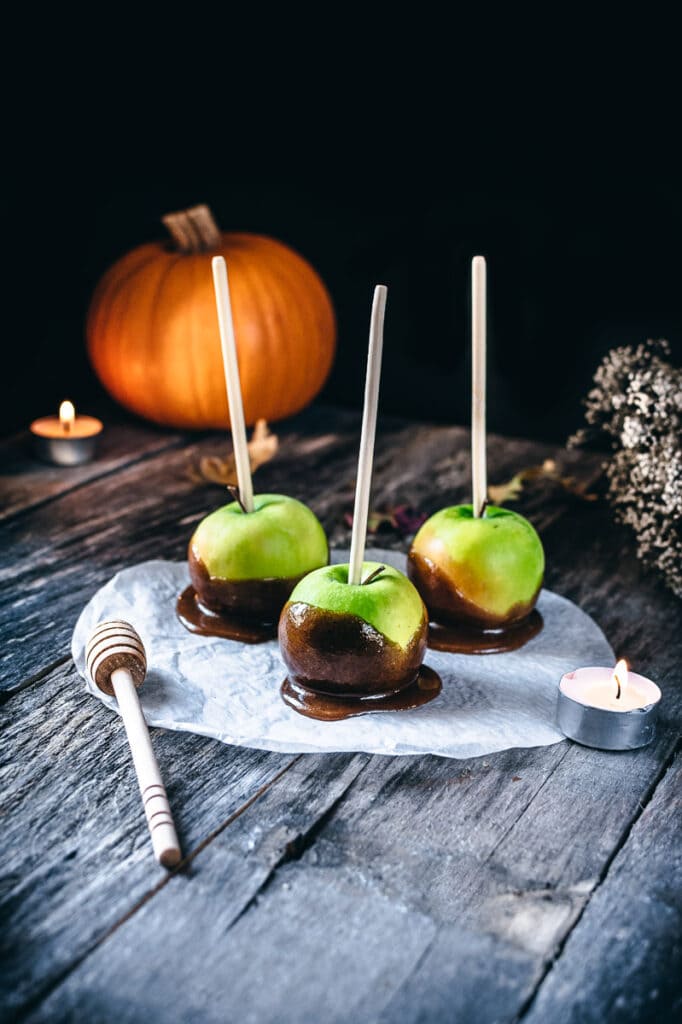 pumpkin spice caramel apples