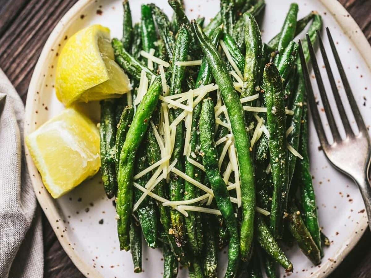 Air Fryer Frozen Green Beans - MOON and spoon and yum