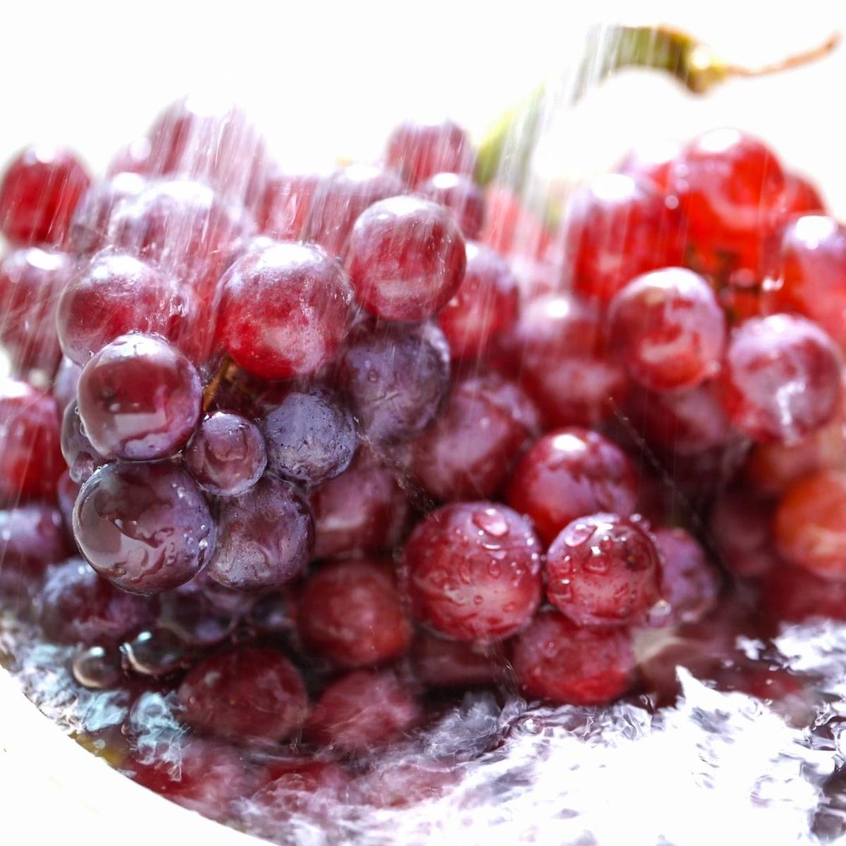 How Long Do Grapes Last? Fridge + Freezer