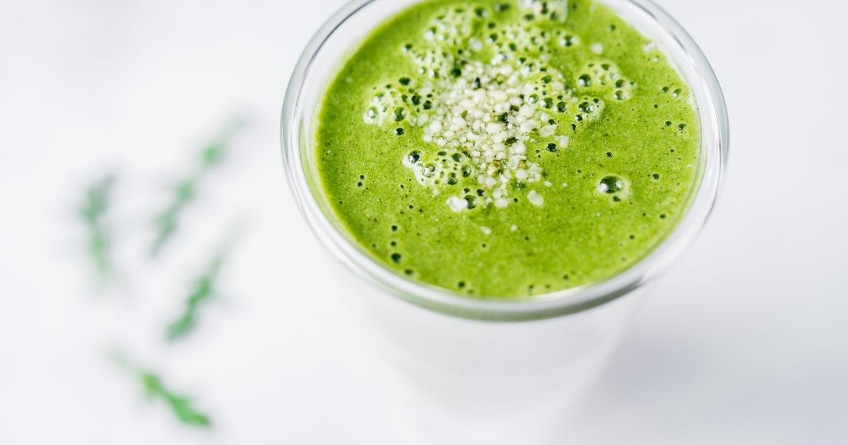 Green Arugula Smoothie with Ginger and Pineapple - MOON and spoon and yum