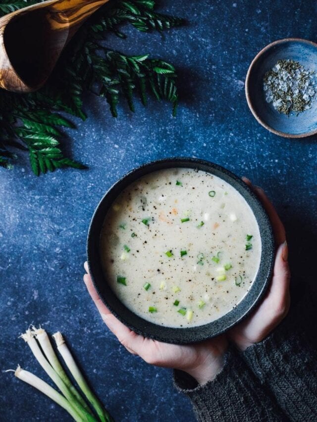 The Best Vegan Potato Soup Recipe