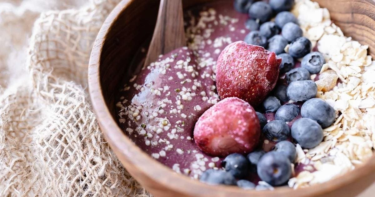 Easy Acai Bowl Recipe - MOON and spoon and yum