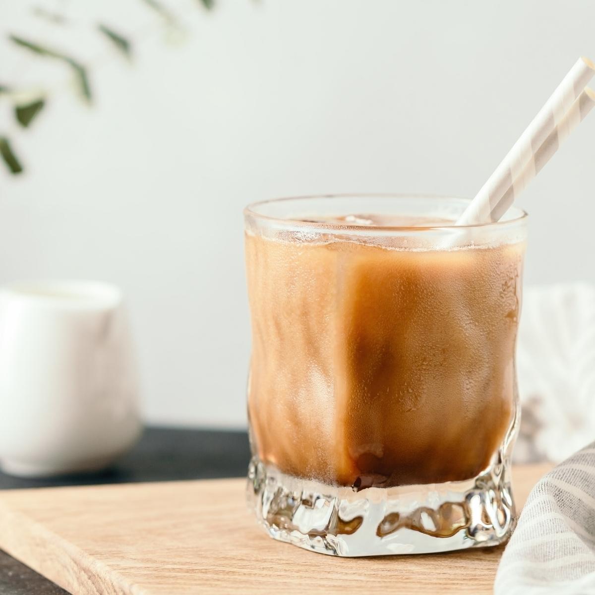 https://moonandspoonandyum.com/wp-content/uploads/2022/03/iced-coffee-vs-iced-latte-3.jpg