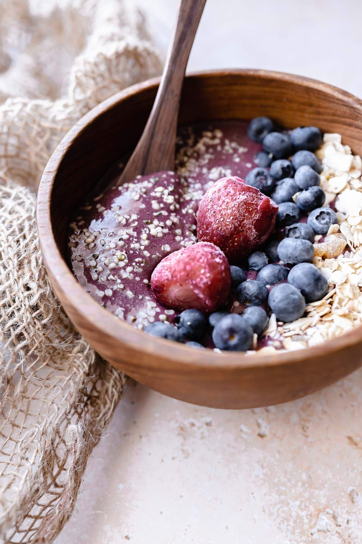 Chocolate Acai Bowl  How To Make A Chocoate Acai Bowl - YUM