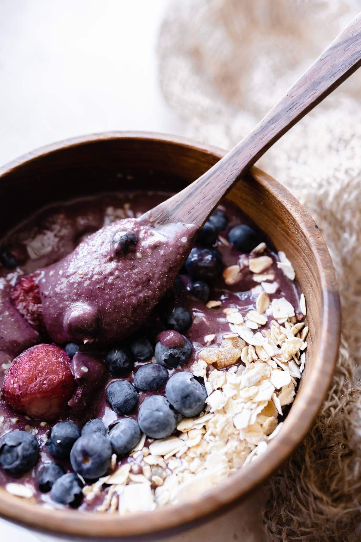 Easy Acai Bowl Recipe - MOON and spoon and yum