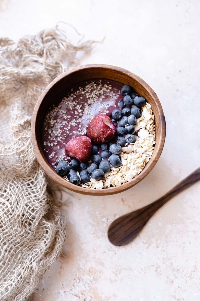 Easy Acai Bowl Recipe - MOON and spoon and yum