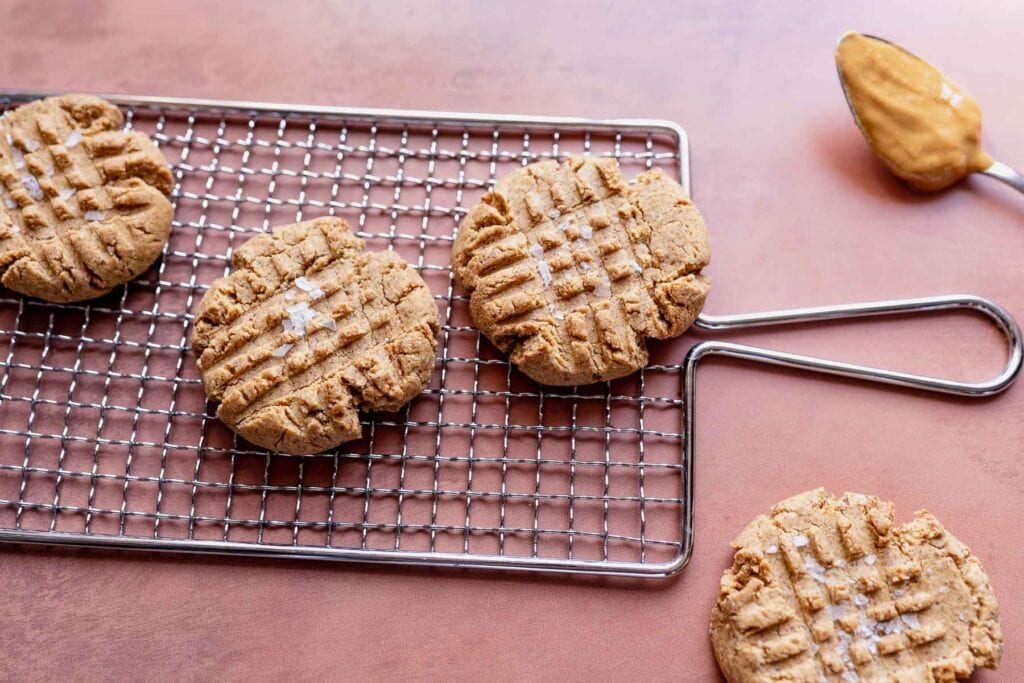 best-almond-flour-peanut-butter-cookies-moon-and-spoon-and-yum