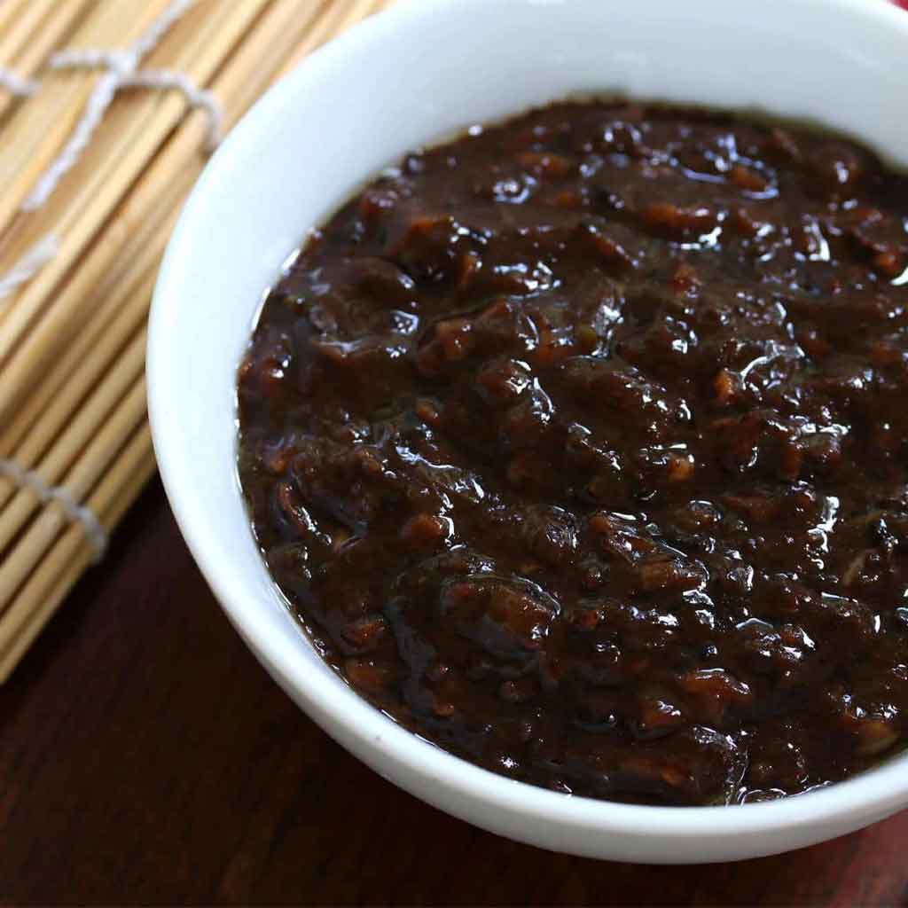 Black bean paste.