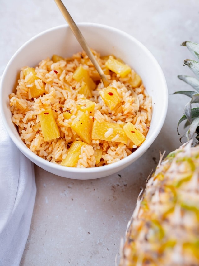 How to Make Pineapple Rice