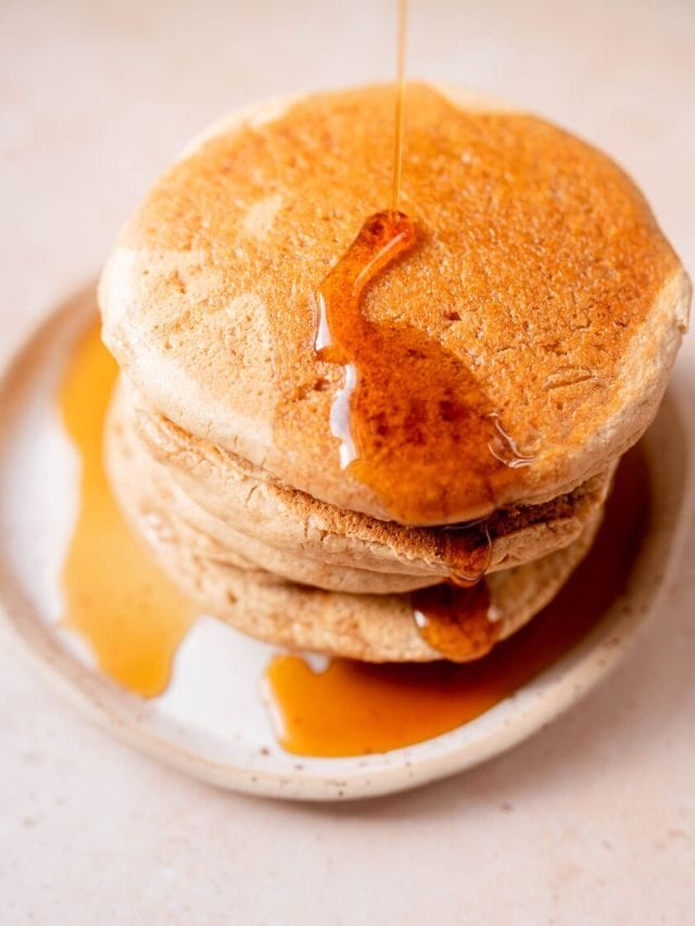 How to Make Oat Flour Pancakes