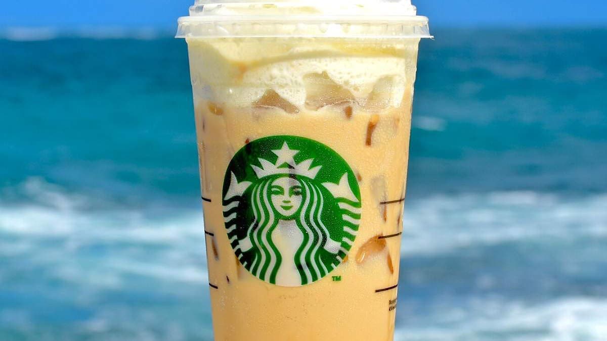 Starbucks KETO Iced Gingerbread Latte  Healthy starbucks drinks, Healthy  starbucks, Low carb starbucks drinks