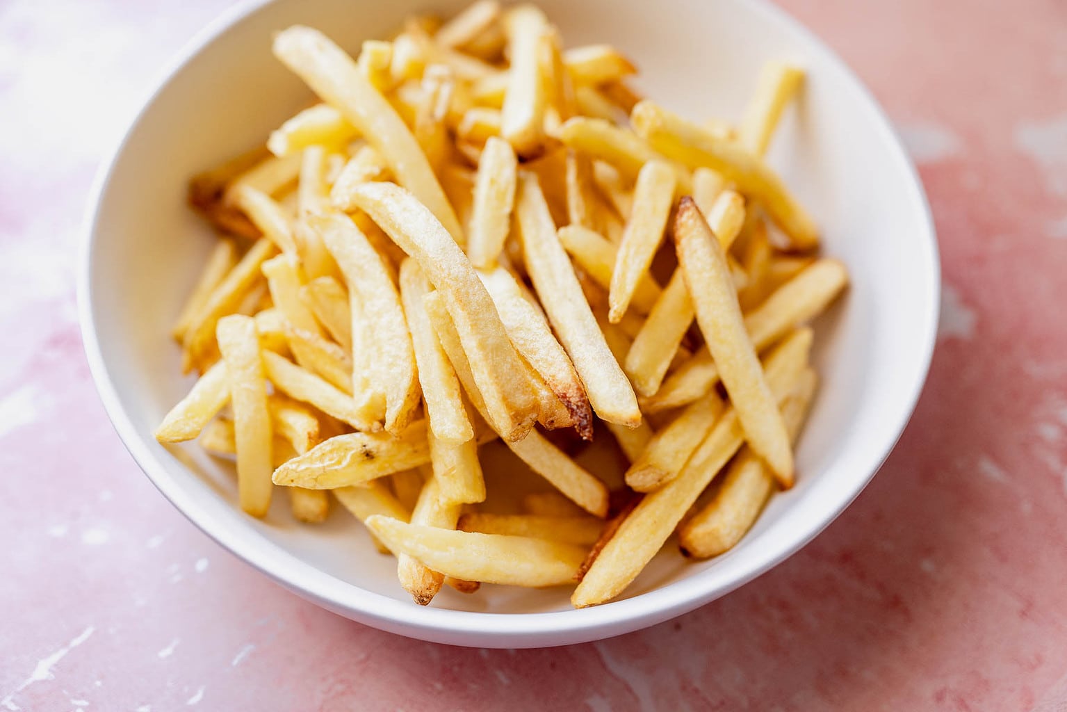 How to Make Air Fryer Frozen French Fries - MOON and spoon and yum