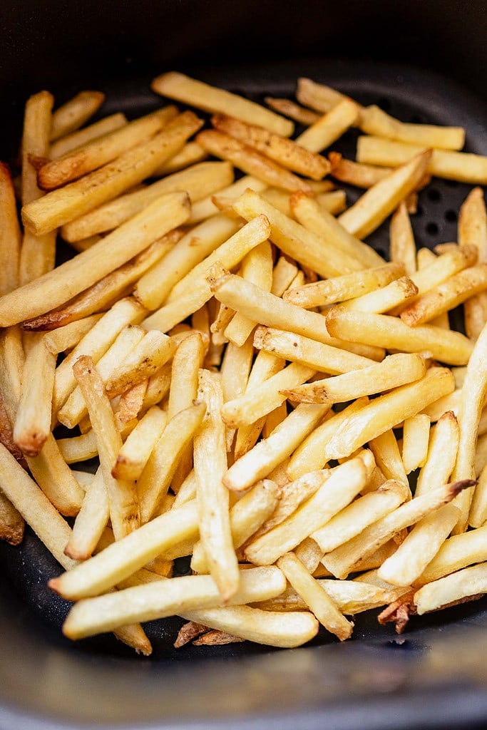 How to Make Air Fryer Frozen French Fries - MOON and spoon and yum